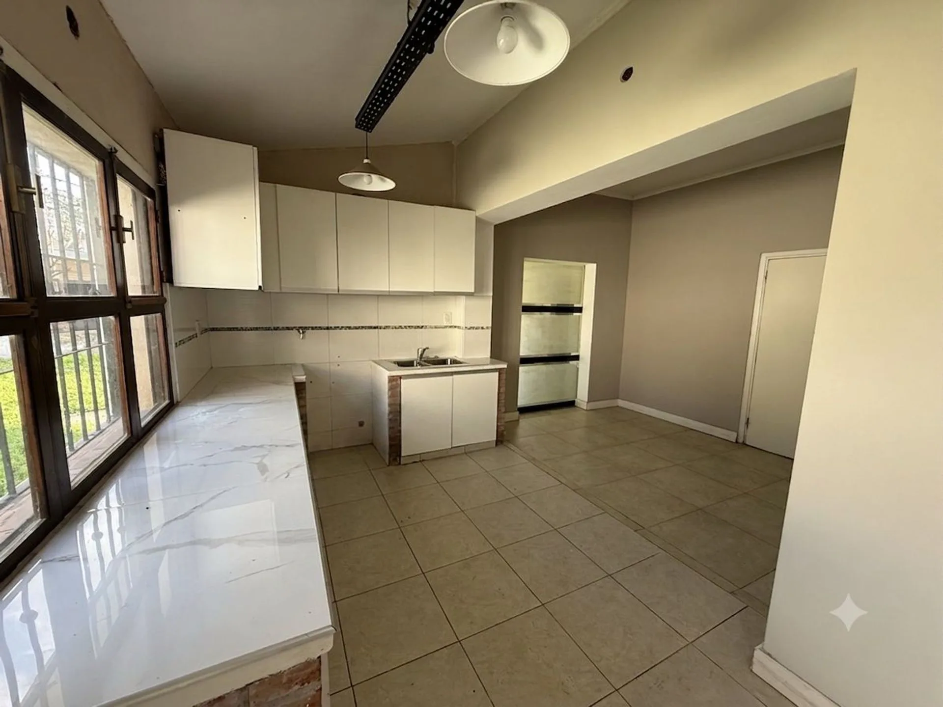 VENTA DE CASA 3 DORMITORIOS SAN NICOLAS DE LOS ARR foto 4