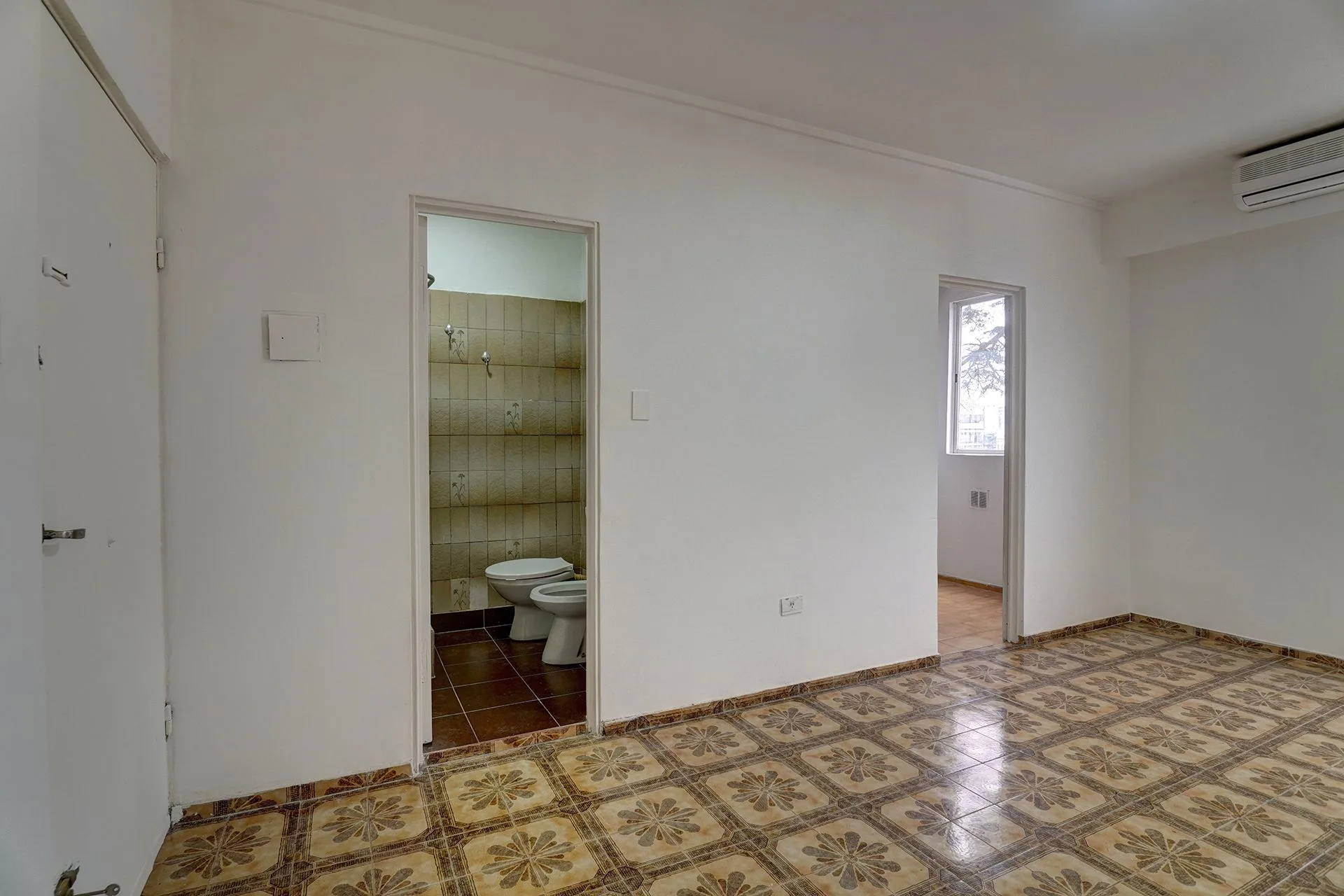 VENTA DEPARTAMENTO 2 AMBIENTES BOEDO  APTO CREDITO foto 3