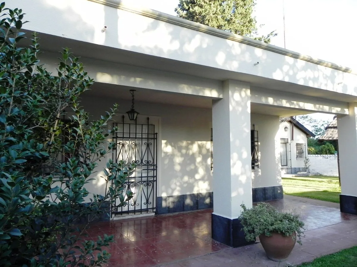 VENTA CASA QUINTA + CASA CASEROS  LA REJA MORENO foto 3