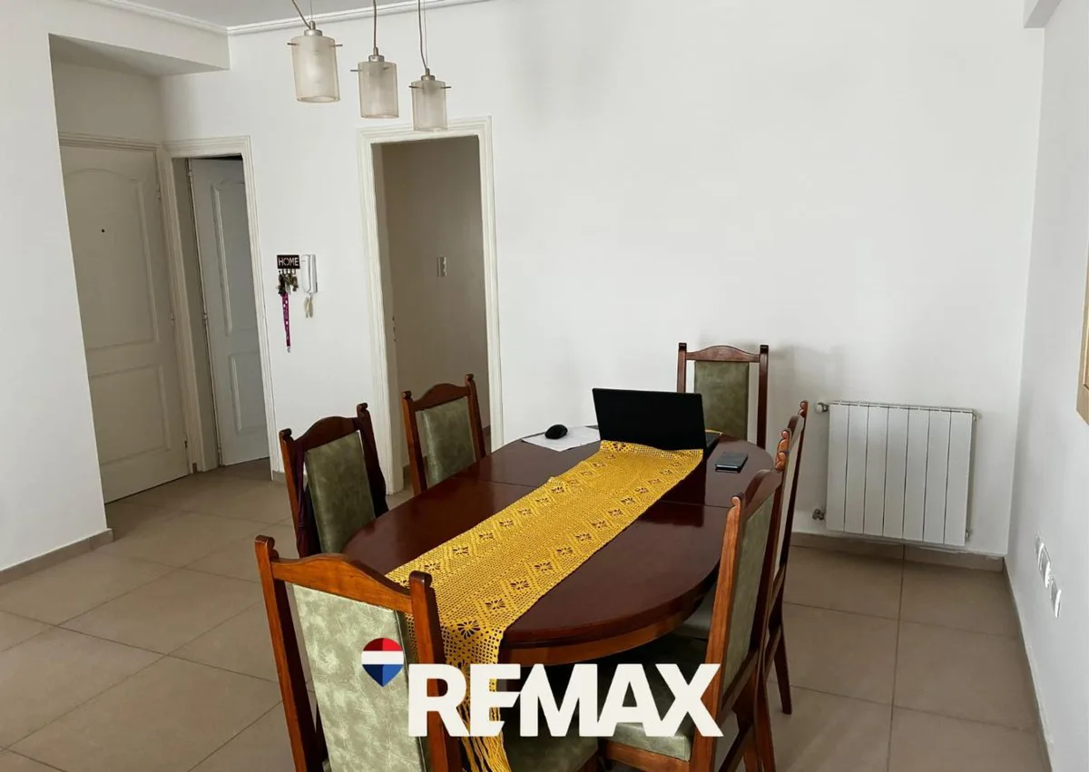 VENTA SEMIPISO CON COCHERA EN MONTE HERMOSO foto 4
