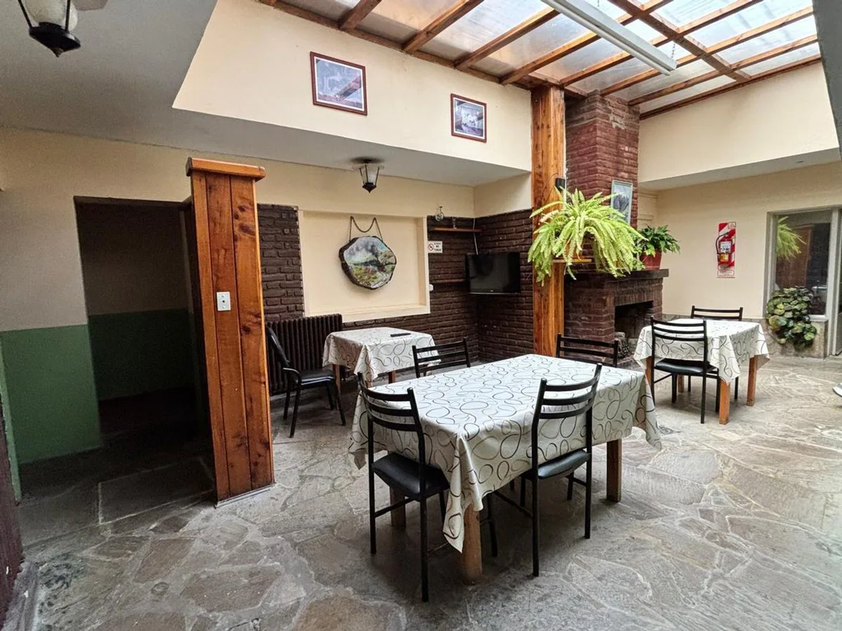 Hostería en Esquel + Casa + Departamento. foto 3