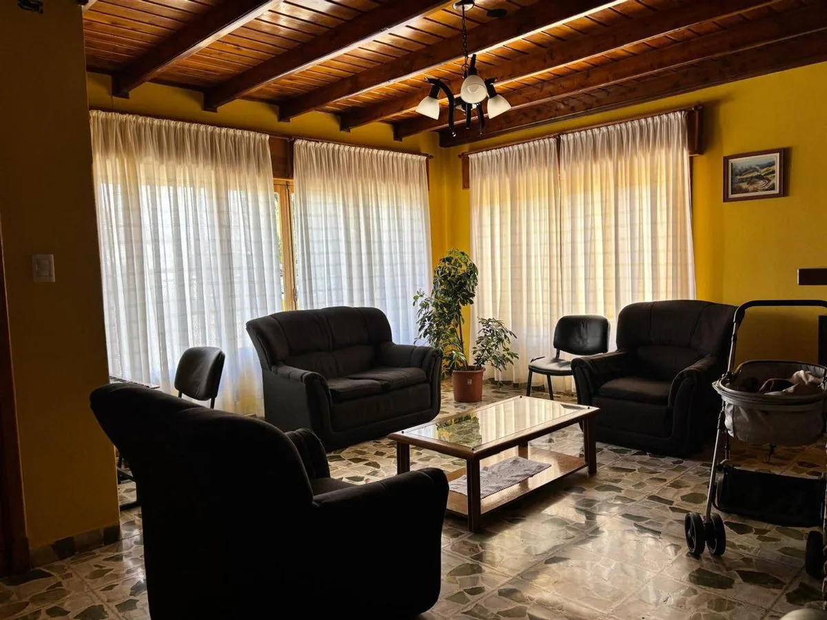 Hostería en Esquel + Casa + Departamento. foto 4