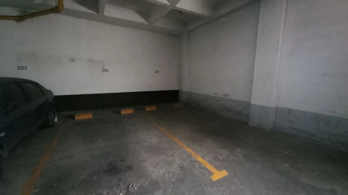 VENTA AMPLIA COCHERA BARRIO MONSERRAT/ZONA CENTRO foto 3