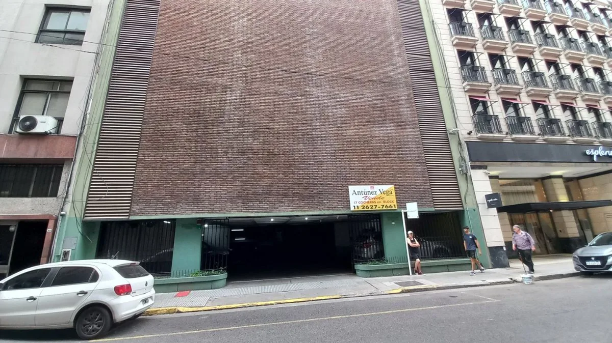 VENTA AMPLIA COCHERA BARRIO MONSERRAT/ZONA CENTRO foto 4