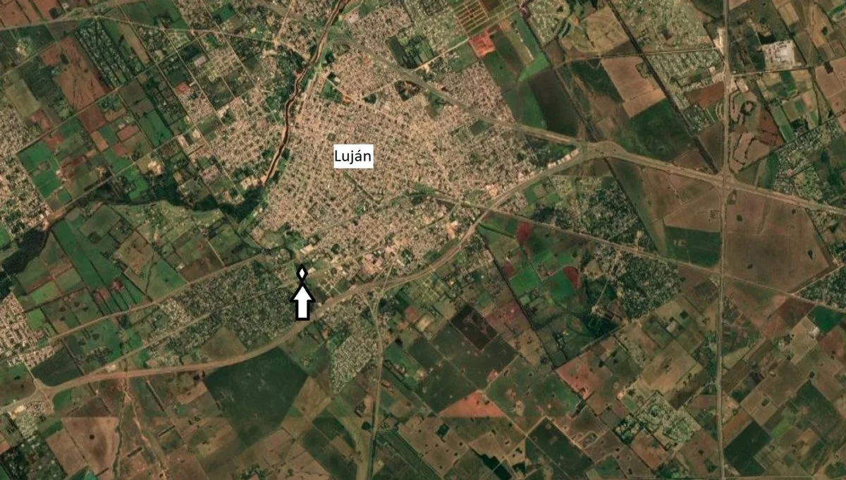 Excelente Fracción Luján / Industrial - Comercial foto 3