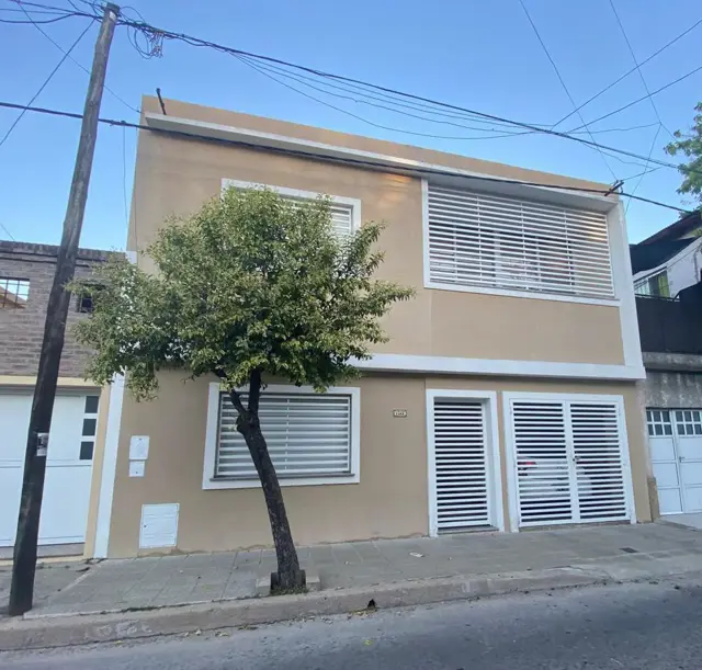 Perito Moreno 1400 - Casa en venta Rosario Azcuenaga