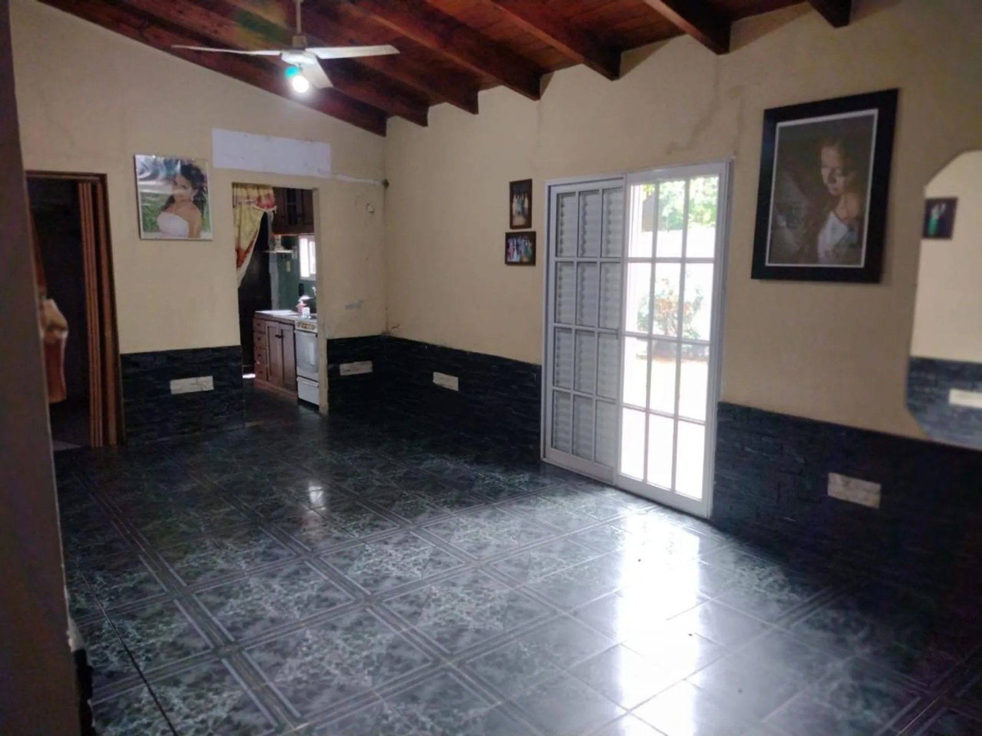 CASA CON QUINCHO Y PILETA a mts de Posada Hambarè foto 4