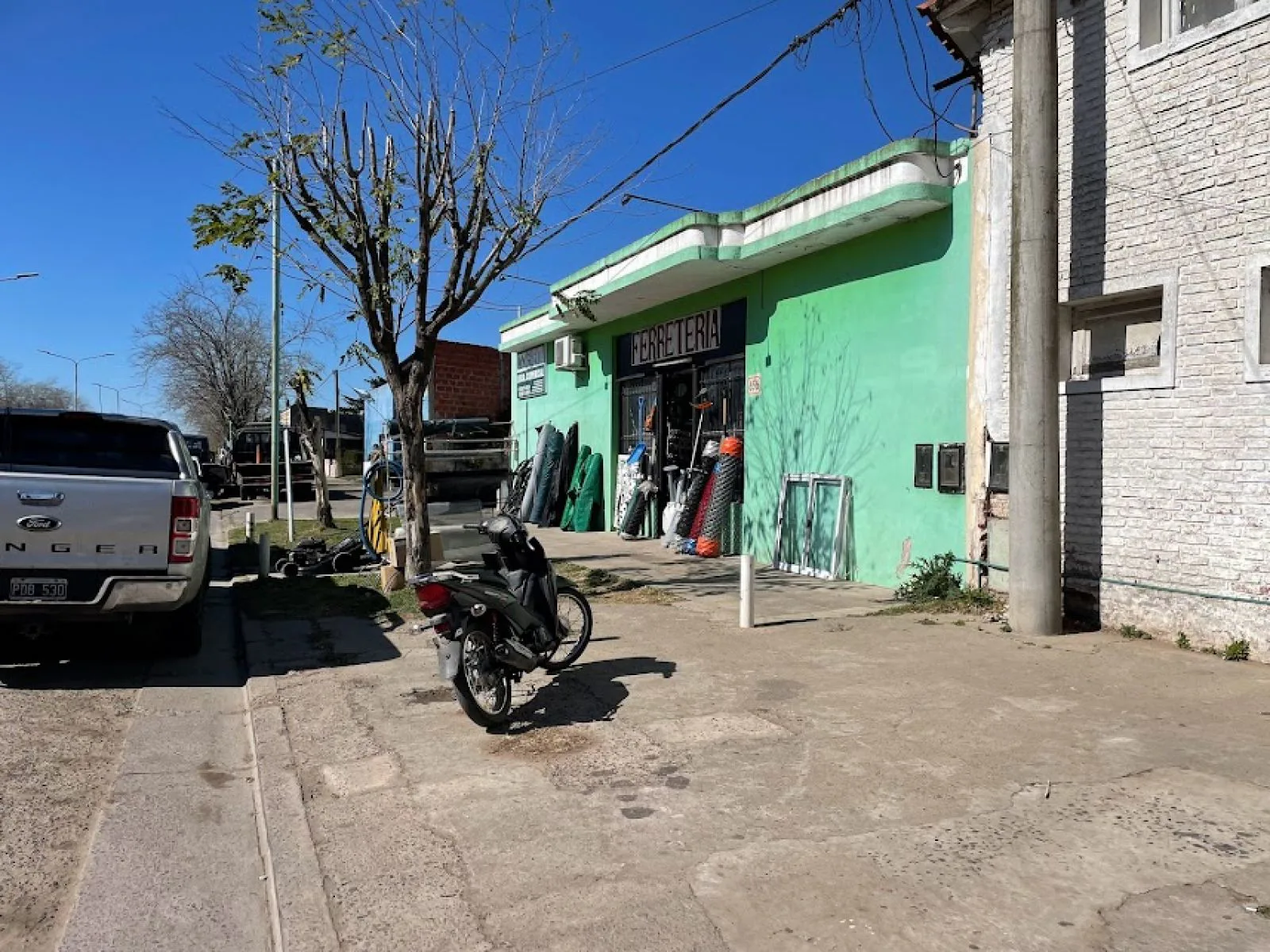 Local comercial comercial con excelente ubicación - Monte foto 3