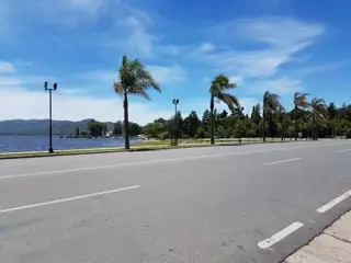 LOCALES EN VENTA - EN PLENA COSTANERA DE VILLA CARLOS PAZ, Gran Vista Al Lago  Unidades Al Pozo foto 2