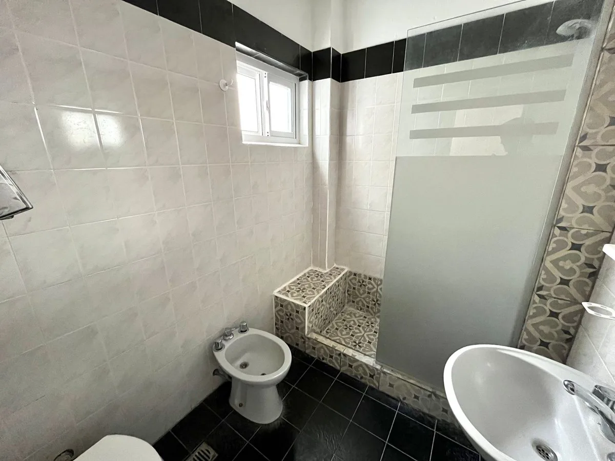 HOTEL EN MIRAMAR CON POTENCIAL COMERCIAL foto 5