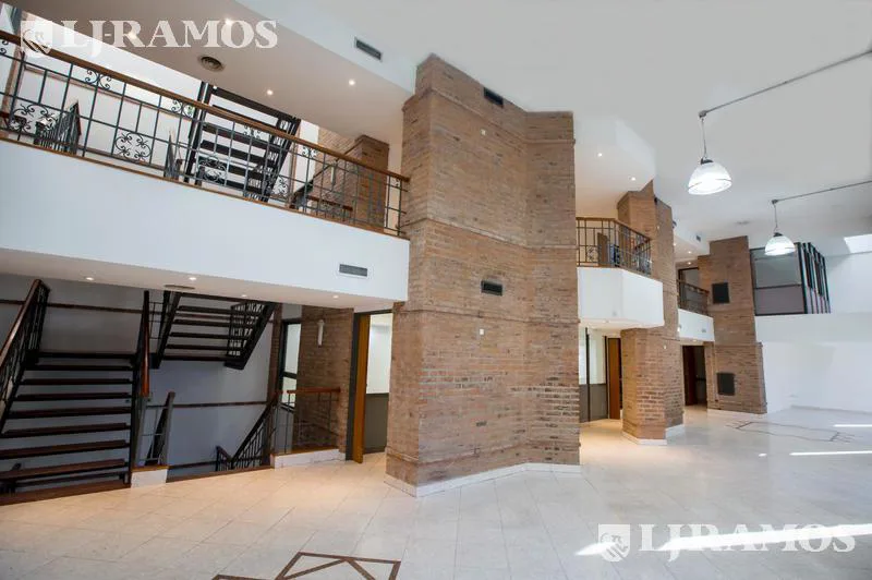 Edificio en alquiler de 966 m2 en San Telmo foto 5