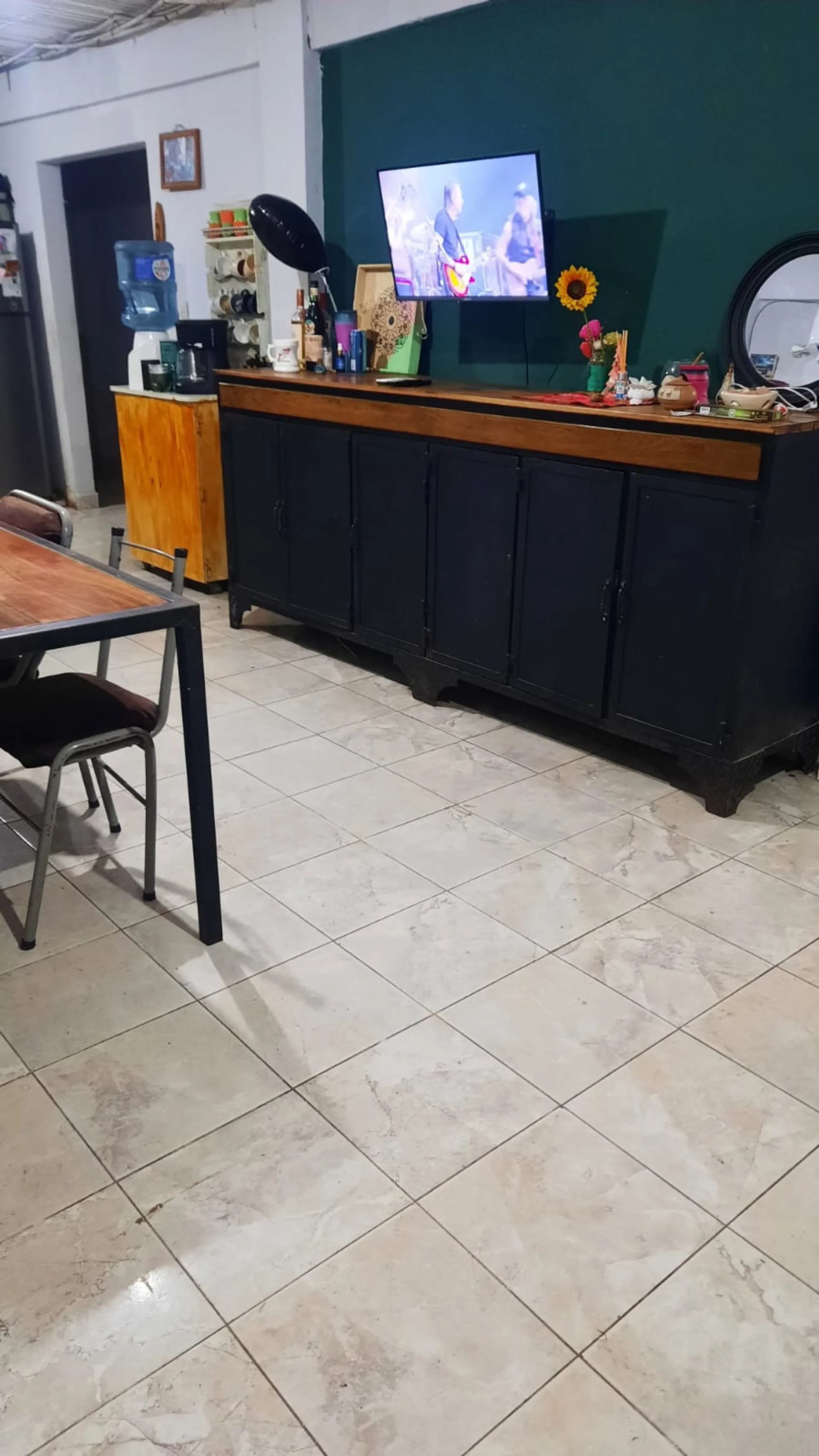 Venta casa 3 ambientes y galpón sobre asfalto foto 4