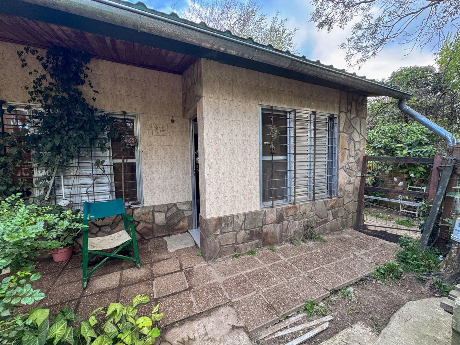 Casa 2 dormitorios y gran jardín, Paraná foto 2
