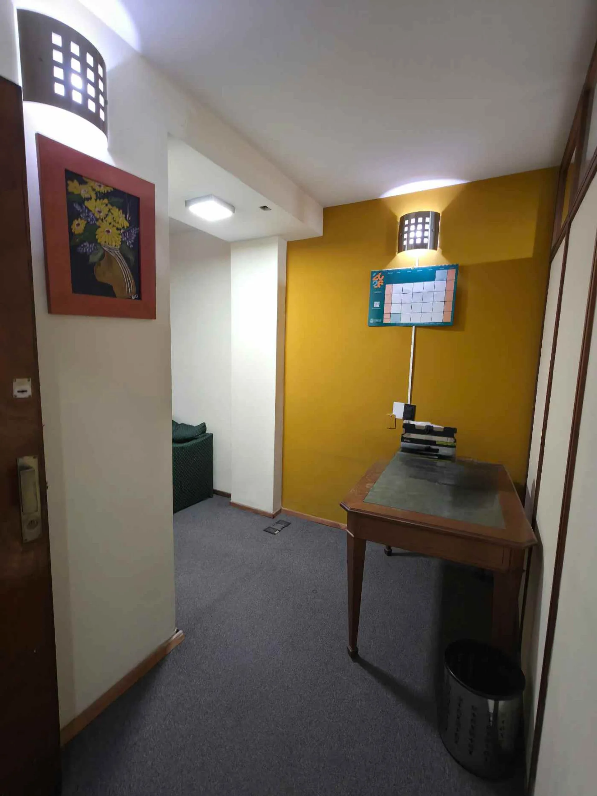 OFICINA EN VENTA MORÓN CENTRO EXCELENTE UBICACIÓN foto 4