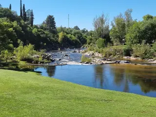 BELLA CASA CON FONDO AL RÍO BALNEARIO EN TALAHUASI, EXCLUSIVO Y CON MUCHO POTENCIAL, Fabulosa foto 2