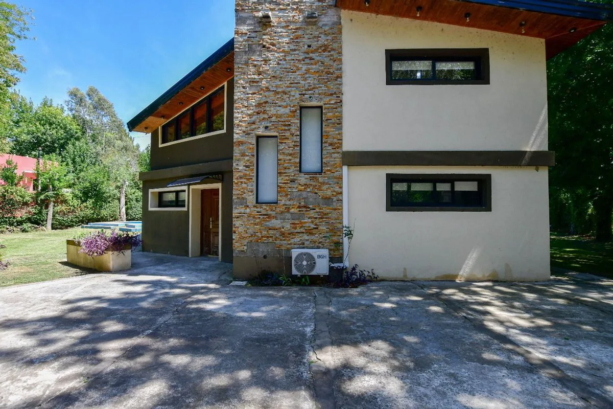 Casa de categoría en venta, La Plata, Los Naranjos foto 2