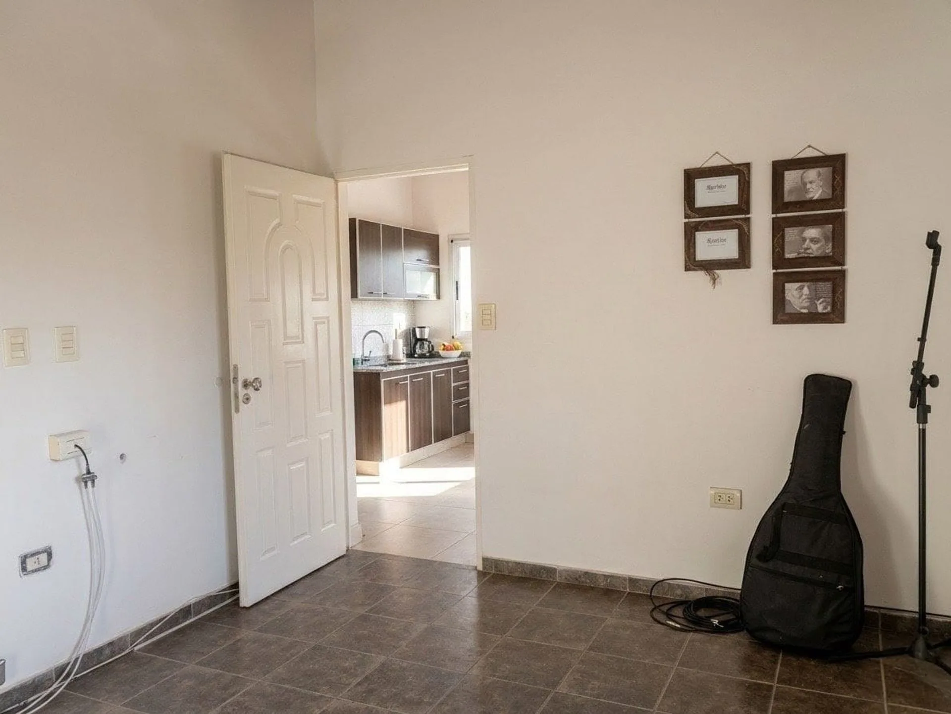 casa 8 amb cochera doble QUILMES foto 5