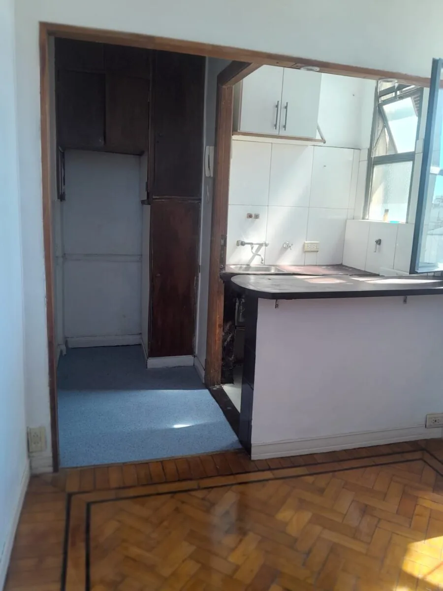 Vende un agradable departamento de 2 ambientes luminoso - Monserrat foto 2