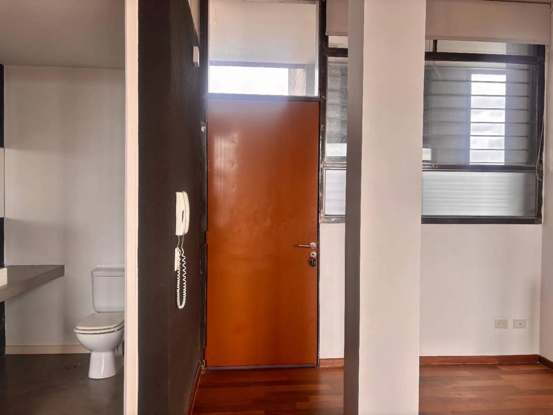Alquiler departamento 2 ambientes Martinez cochera foto 2