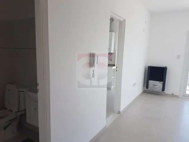 Venta departamento 1 dormitorio - 2 baños, edificio Don Bosco