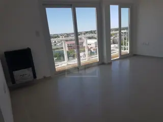 Venta departamento 1 dormitorio - 2 baños, edificio Don Bosco foto 3