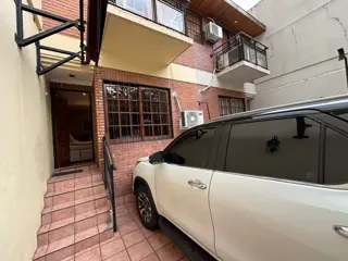 4amb DUPLEX cochera patio 3 baños EXCELENTE foto 5