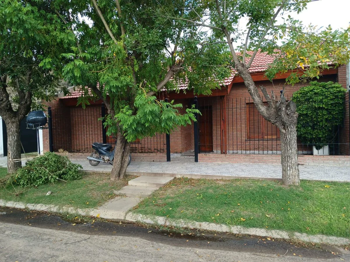 Hermosa casa en San Eduardo foto 2