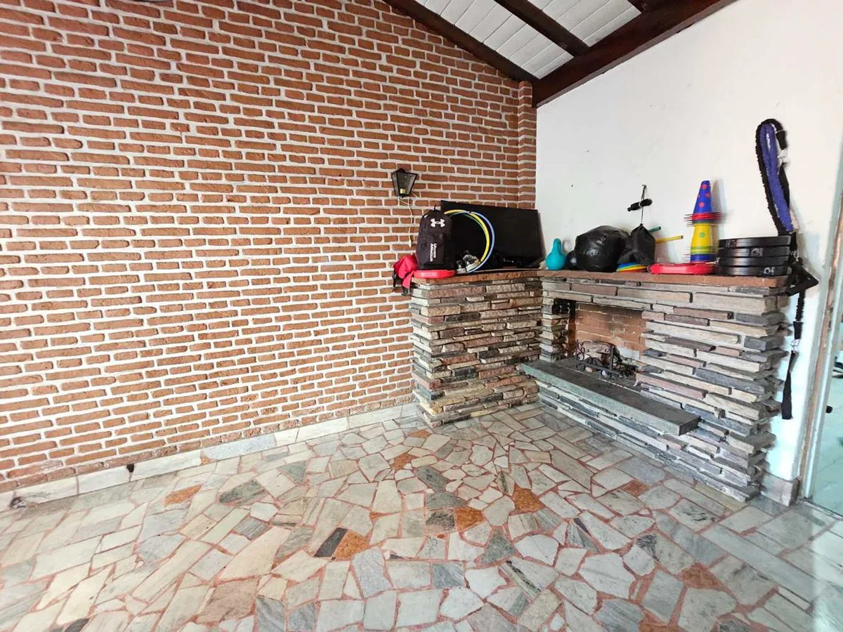 VENTA CASA 3 AMBIENTES COCHERA ITUZAINGO ESTACIÓN foto 5