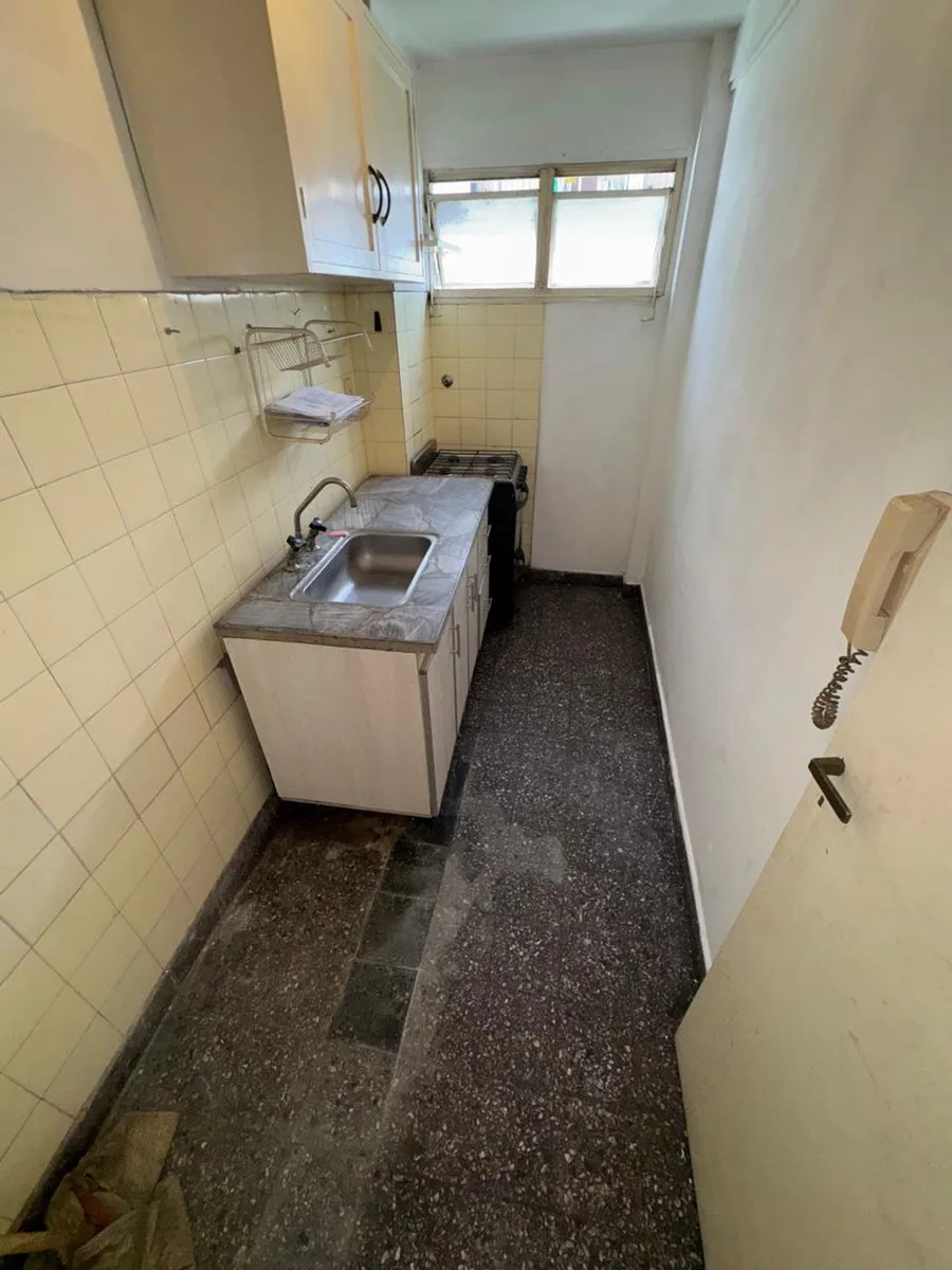 VENTA DOS AMBIENTES CON BALCON EN ALMAGRO LUMINOSO foto 5