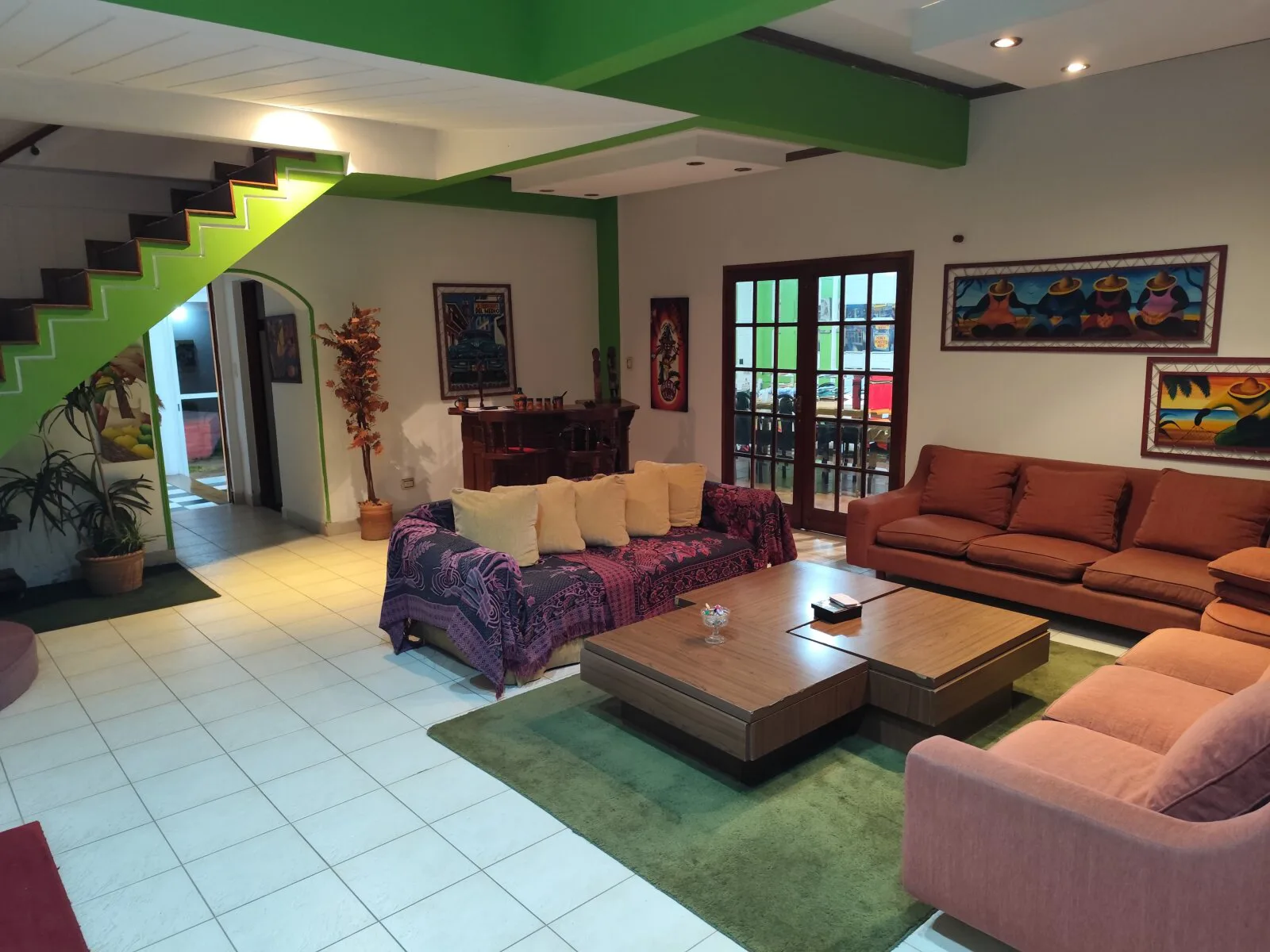 VENTA DE CASA DE 6 AMBIENTES CASTELAR foto 3