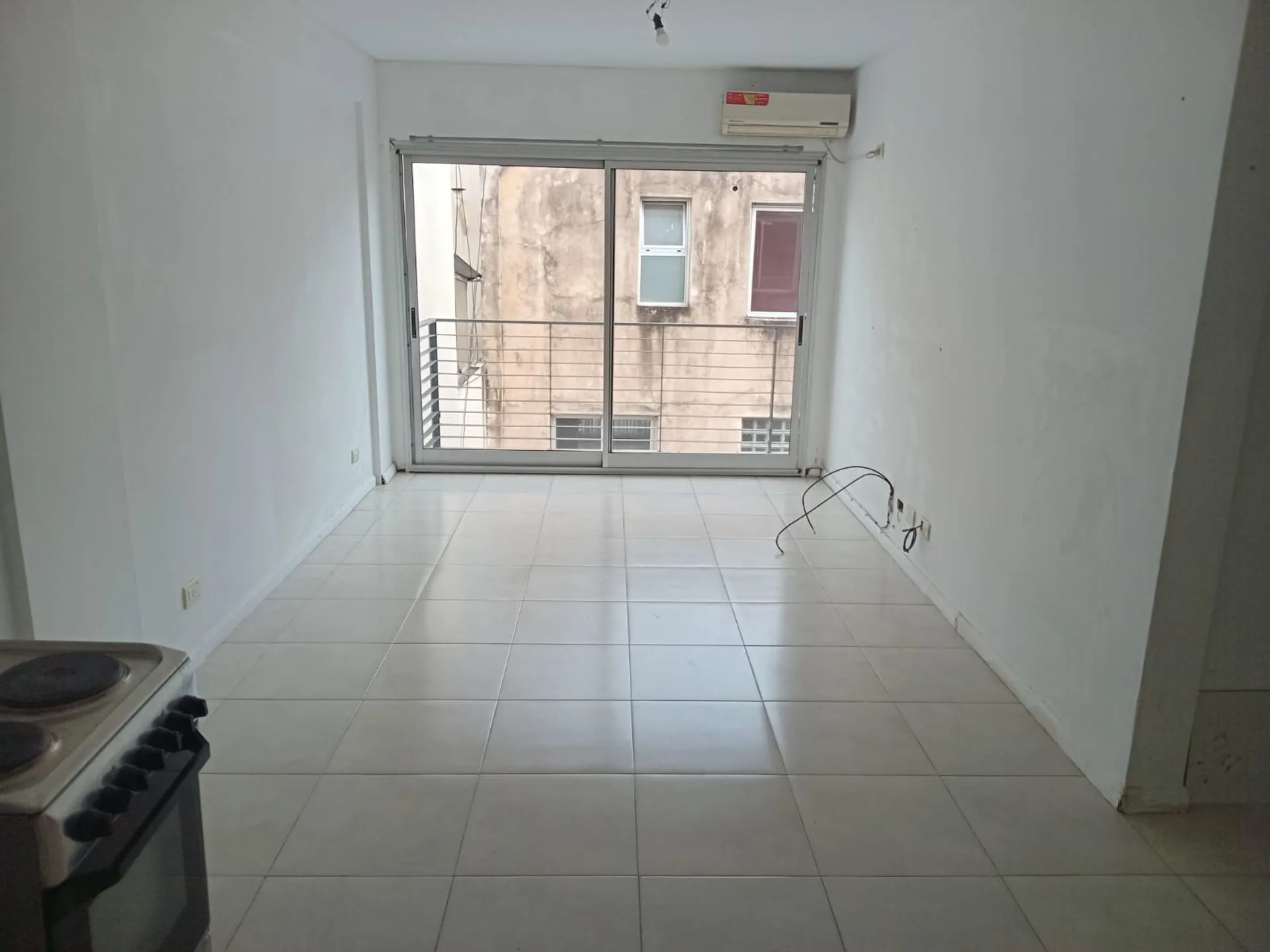VENTA DEPARTAMENTO 3 AMBIENTES LINIERS C/BALCÓN foto 2