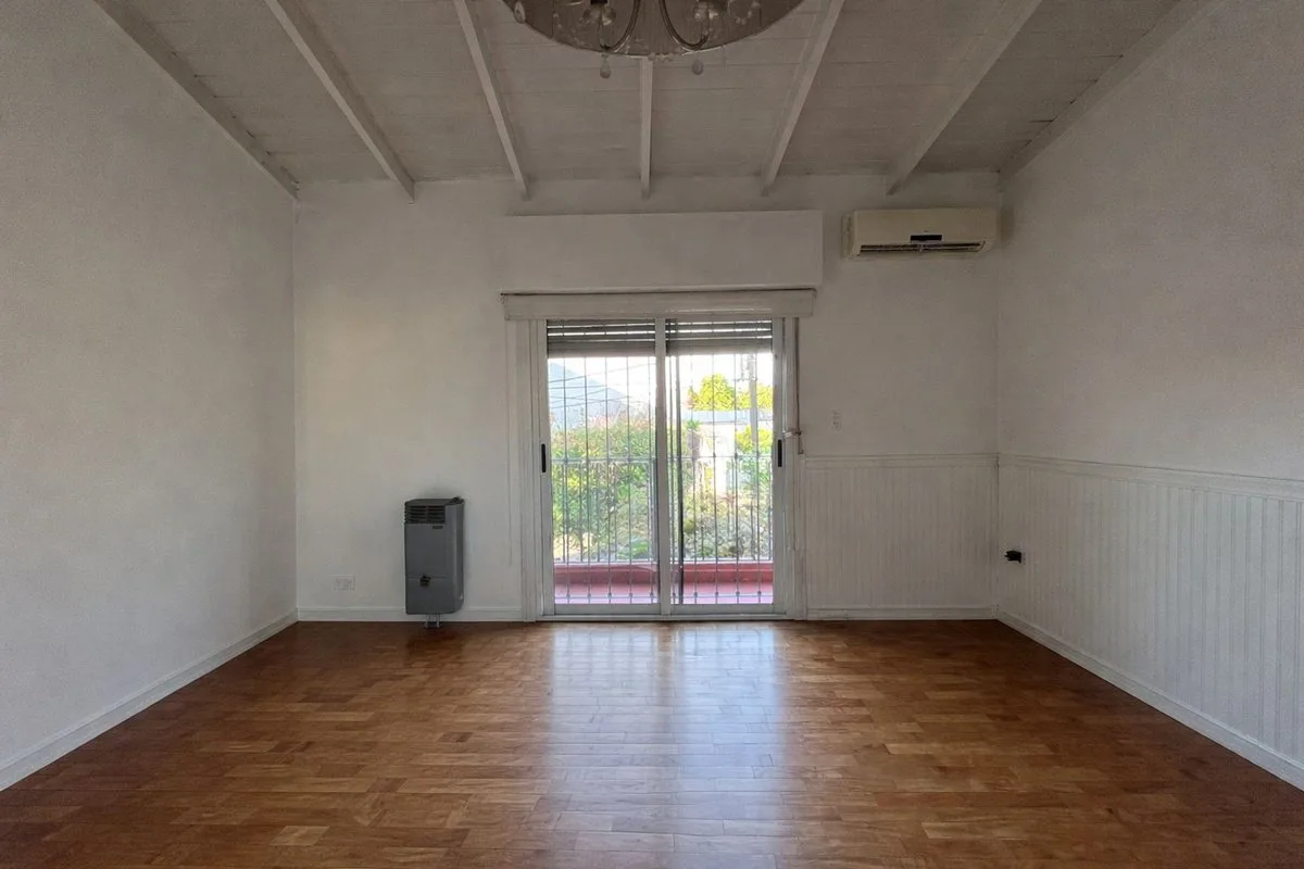 Venta Casa tipo dúplex en SA de Padua 5 Amb foto 2