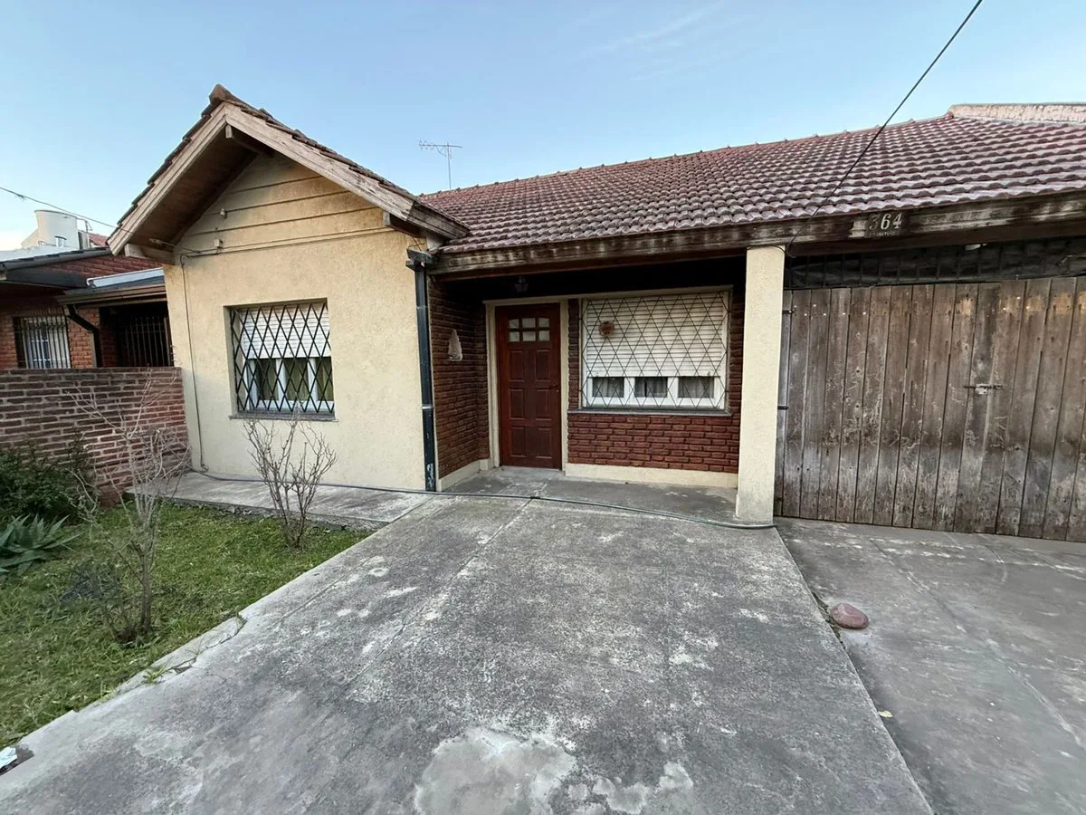 Casa 3 amb en venta con cochera Alejandro Korn foto 2