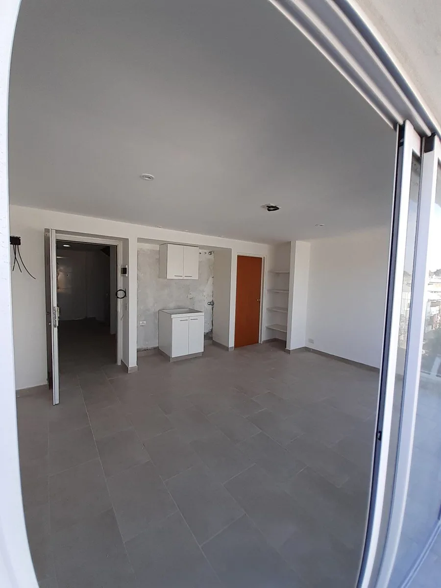 ALQUILER MONOAMBIENTE CON BALCON BARRACAS foto 5