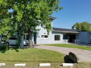 Importante casa estilo Campo en Haras del Sur 1 foto 2