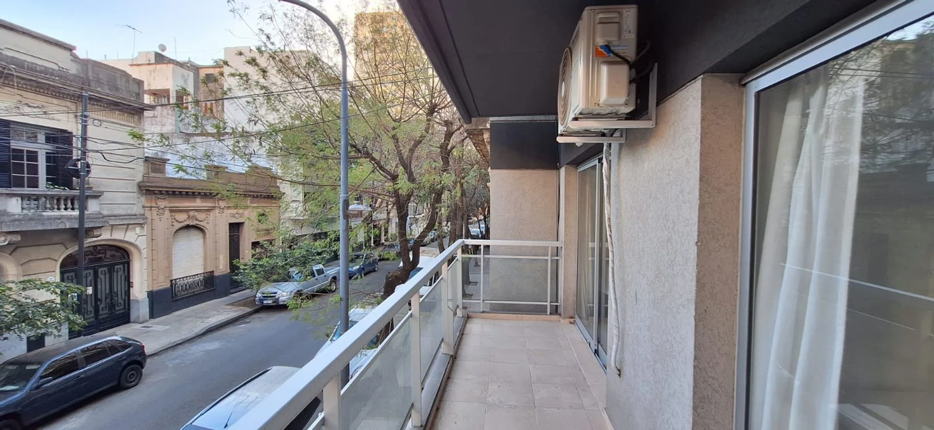 VENTA DEPTO 2 AMB EN FLORES CON BALCÓN Y COCHERA foto 5