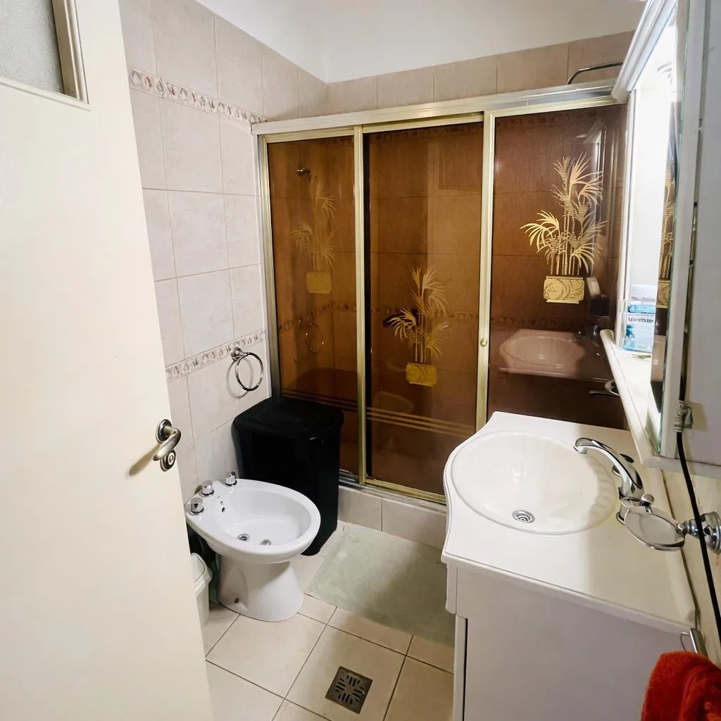 Casa 3 ambientes en venta c/cochera, Barrio Naón! foto 3