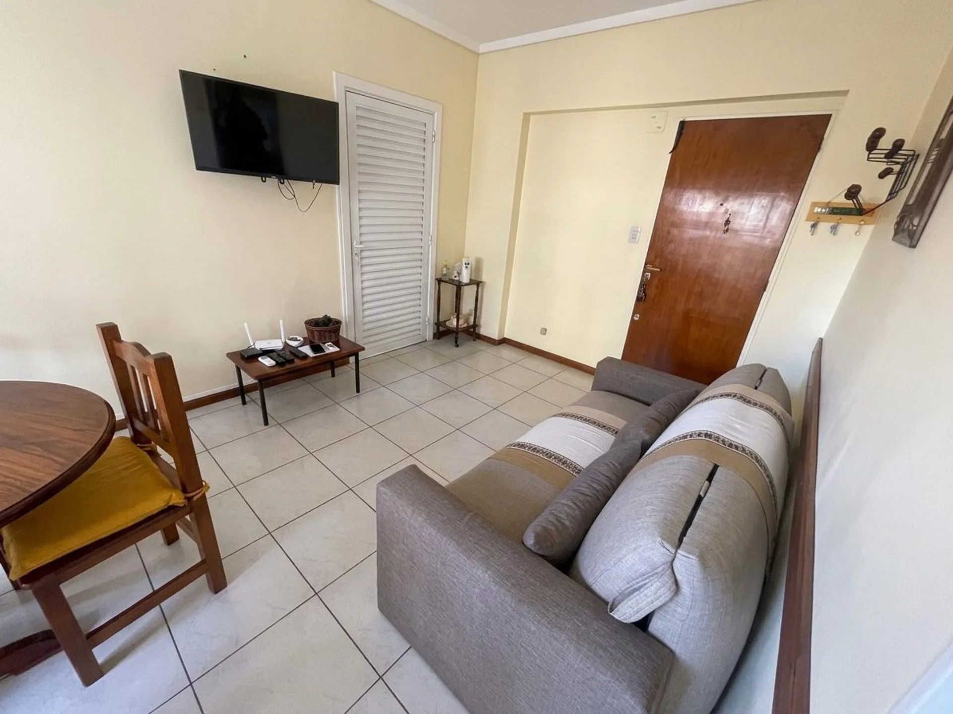 Venta departamento 2 ambientes al frente La perla foto 4
