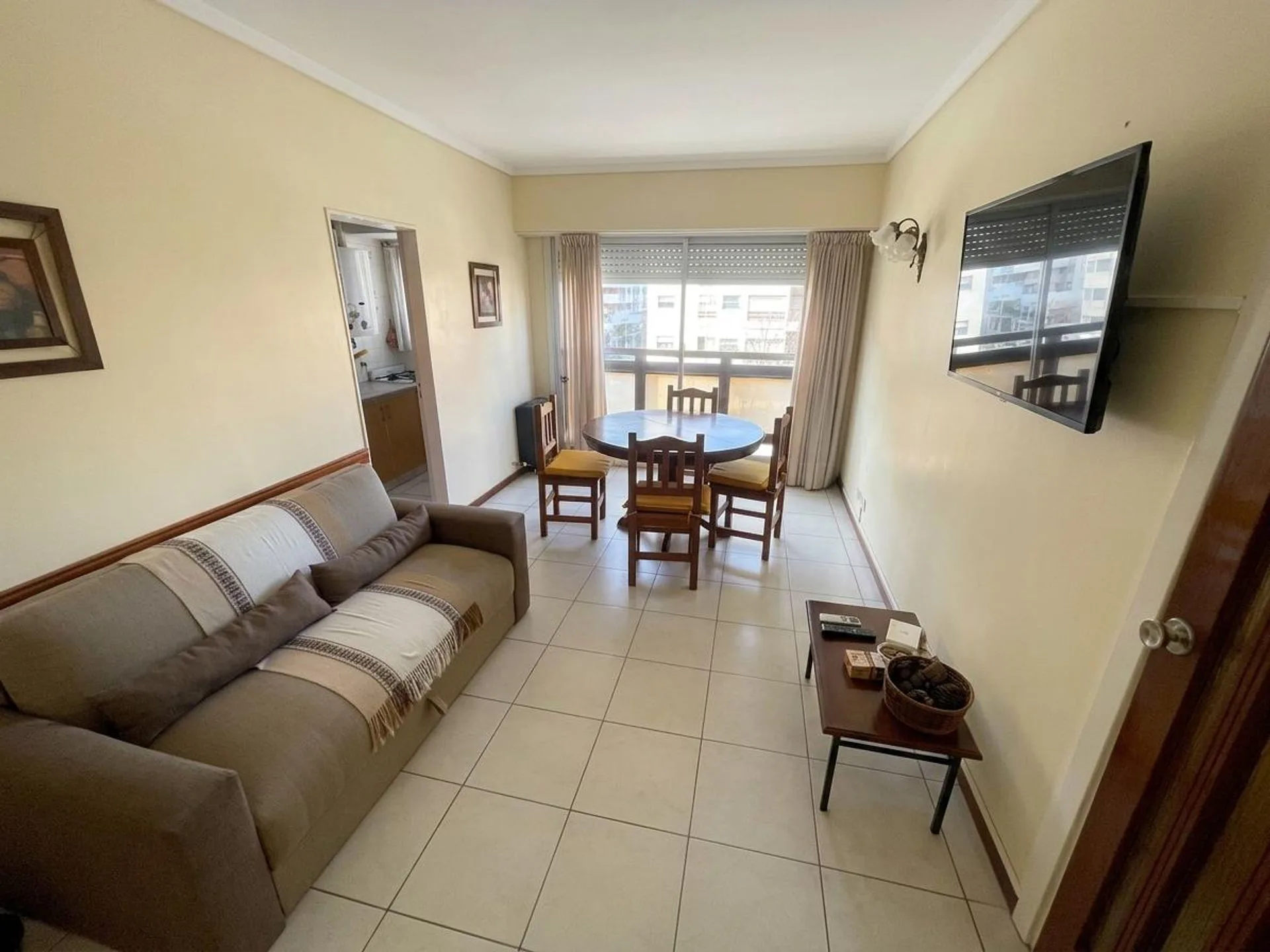 Venta departamento 2 ambientes al frente La perla foto 5