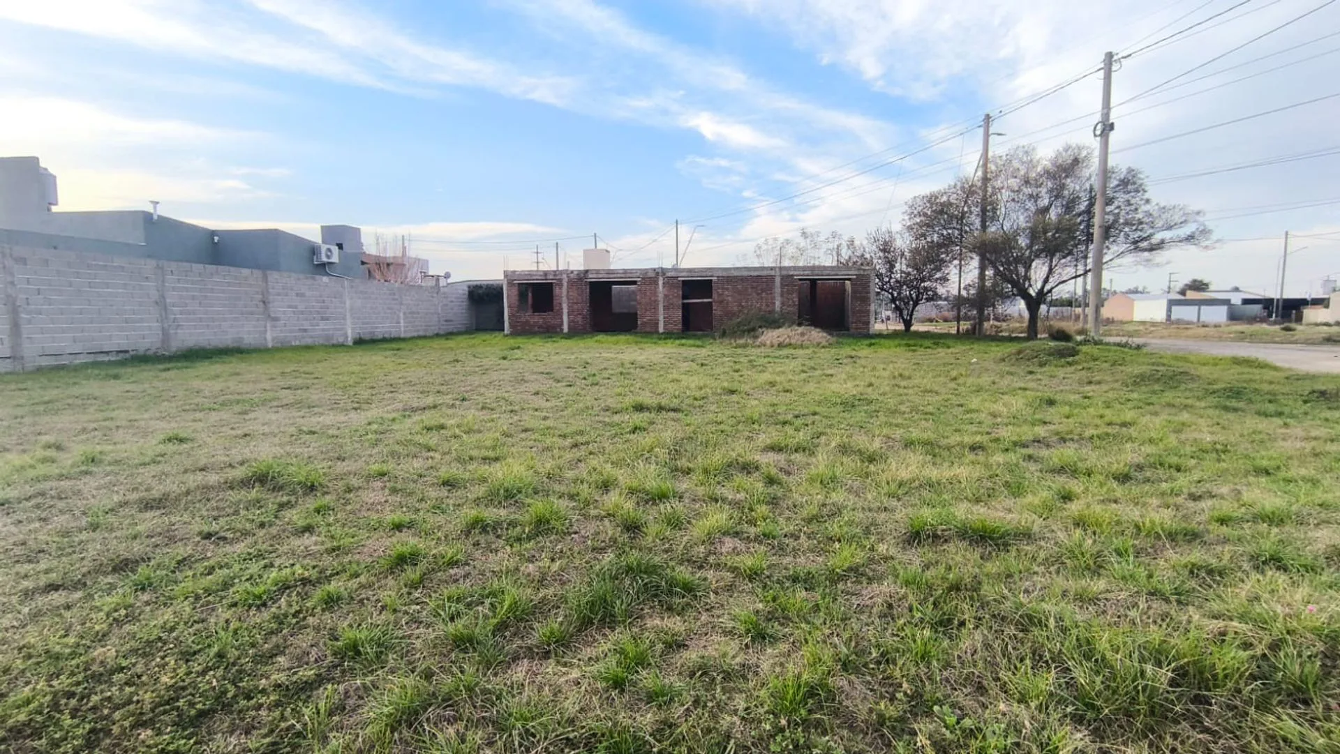 VENTA TERRENO 366mt EN OBRA B°PADRE MUJICA V MARIA