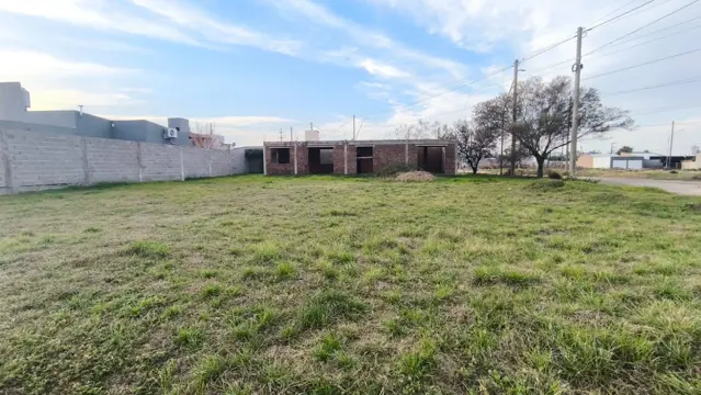 VENTA TERRENO 366mt EN OBRA B°PADRE MUJICA V MARIA