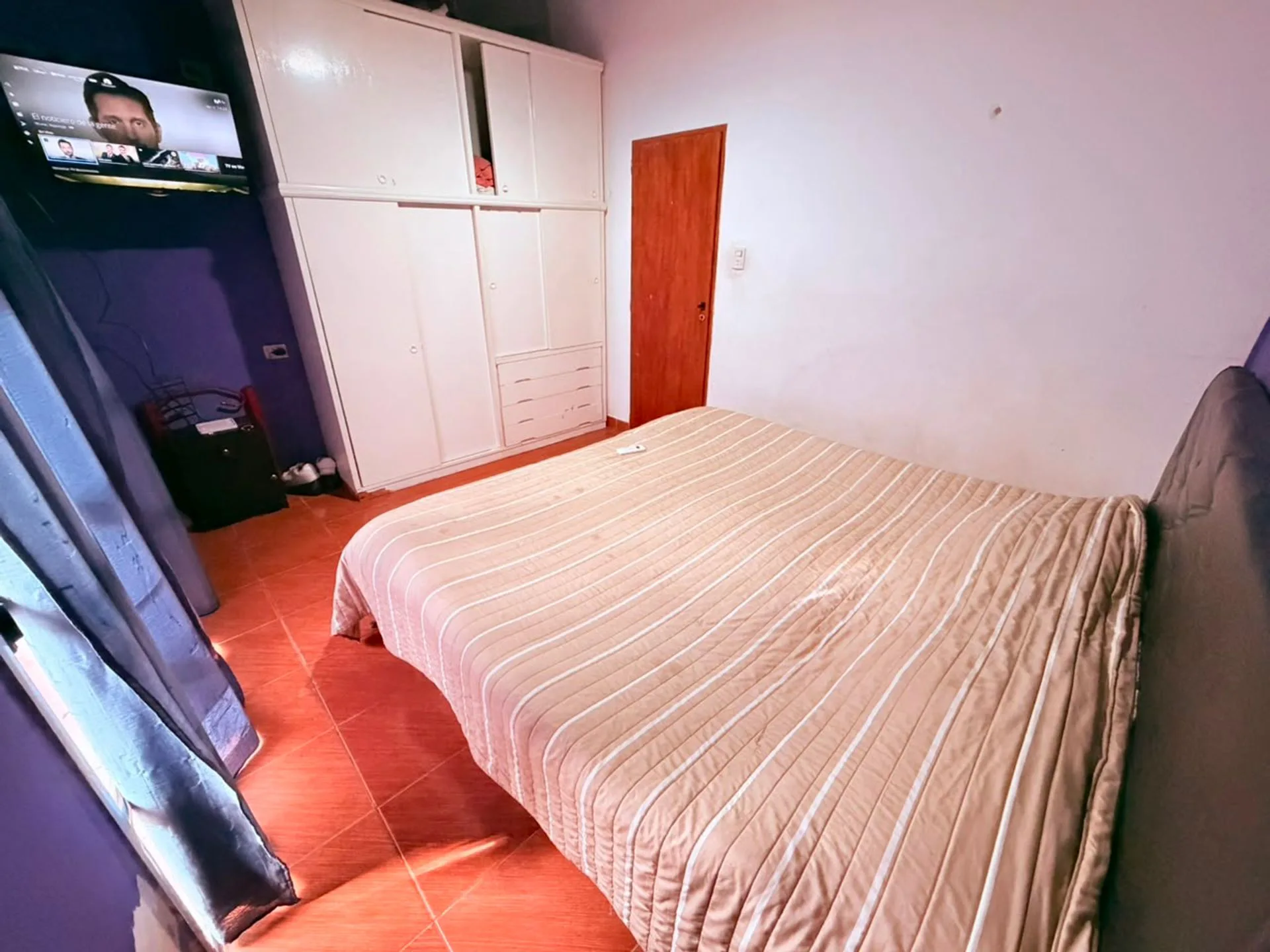 VENTA CASA EN ISIDRO CASANOVA CON AMPLIO TERRENO foto 5