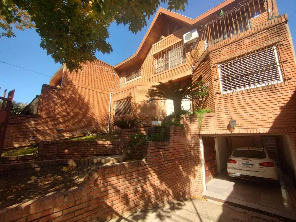 VENTA Casa Multifamiliar 5 Amb, José León Suárez foto 3