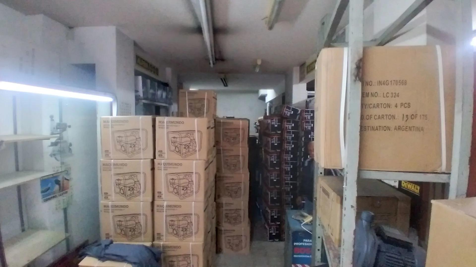 VENTA LOCAL COMERCIAL SOBRE AV. WARNES foto 3