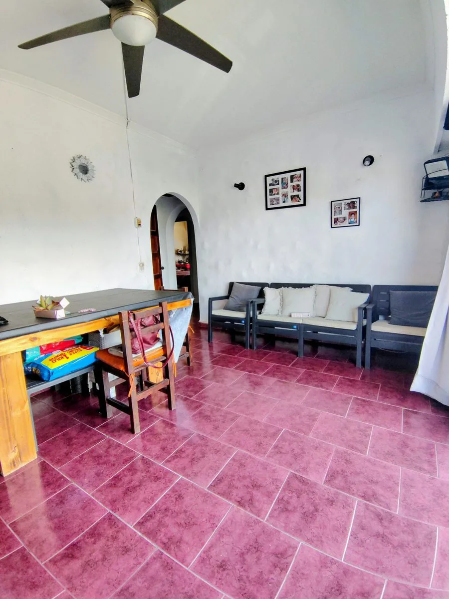 VENTA-CASA-4 AMB-GARAGE-LOCAL-LOMAS DEL MIRADOR foto 3