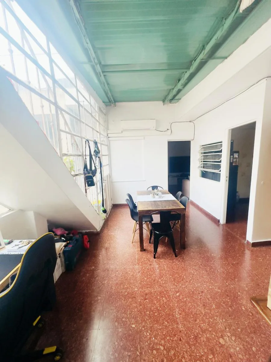 OPORTUNIDAD. Propiedad en block, 5 departamentos mas local, Mom al 3300 foto 5