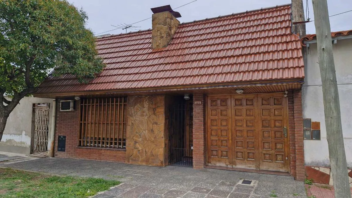 Casa en venta R. Escalada, con jardin. gran tamaño foto 2