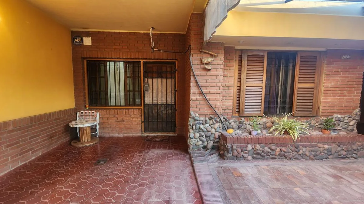CASA DE 3 DORMITORIOS. B° LAS VIÑAS, SANTA LUCÍA foto 4