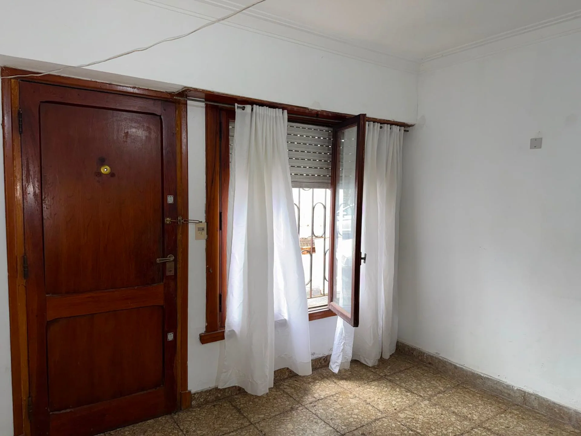 CASA 4 AMBIENTES CON PATIO Y PARRILLA APTA CREDITO foto 3