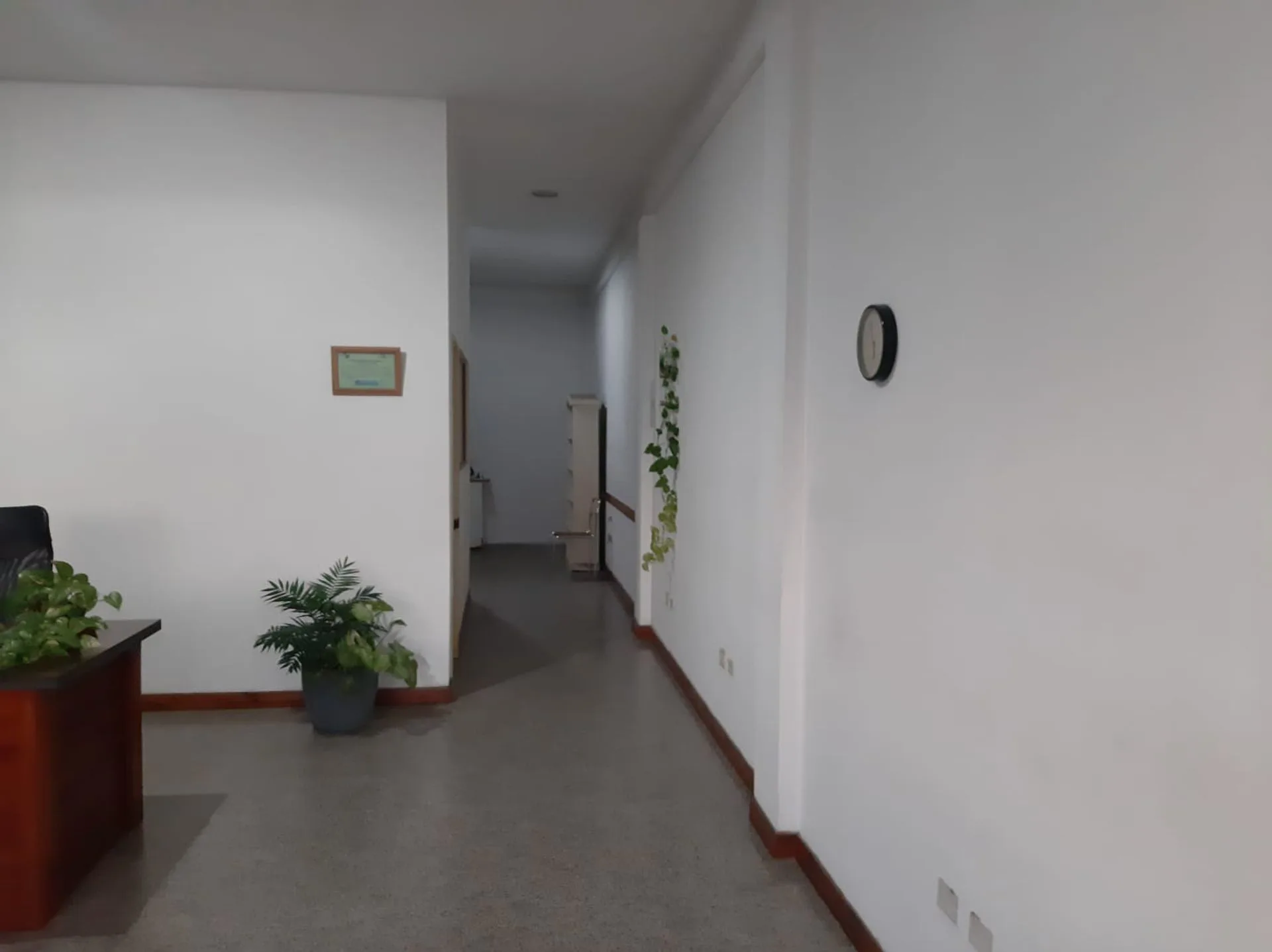 Alquiler Local 70m2 Loma Verde foto 2